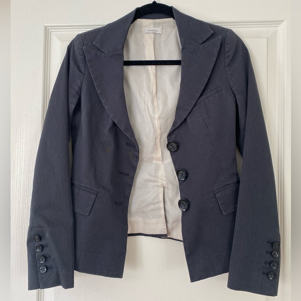 Pinko blazer with flap pockets pinstripe fitted blazer Size 4